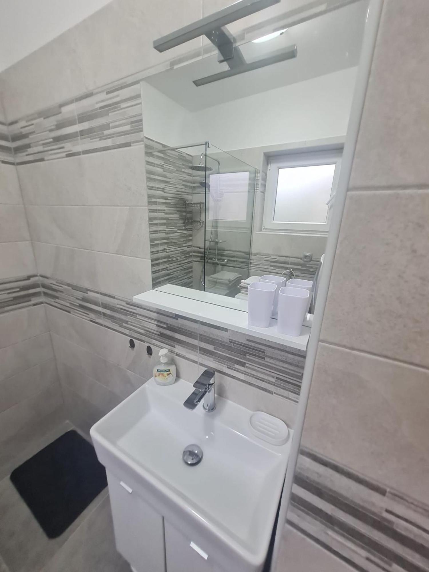 Apartment Anton ปิเนซิตซี ภายนอก รูปภาพ