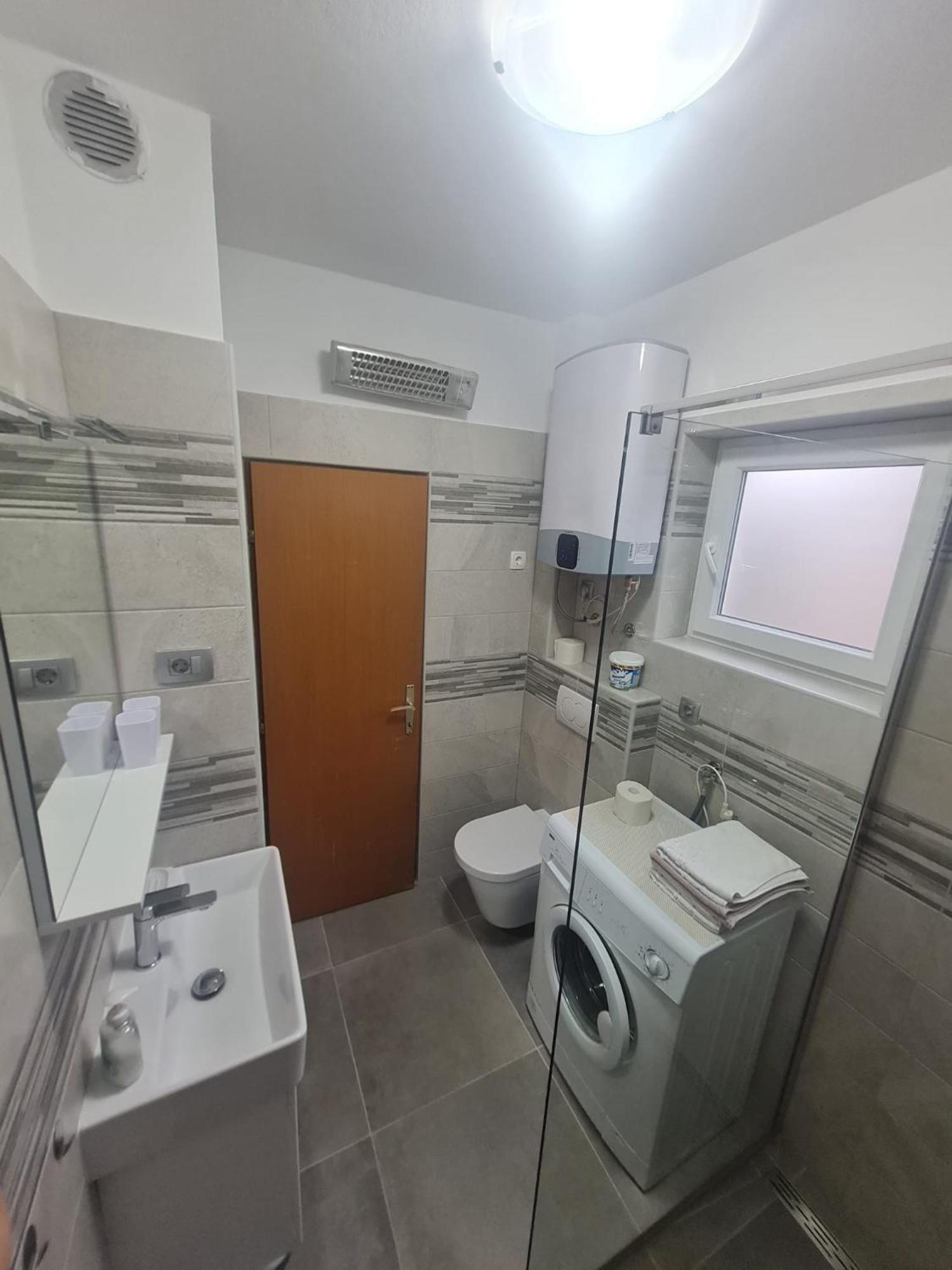 Apartment Anton ปิเนซิตซี ภายนอก รูปภาพ