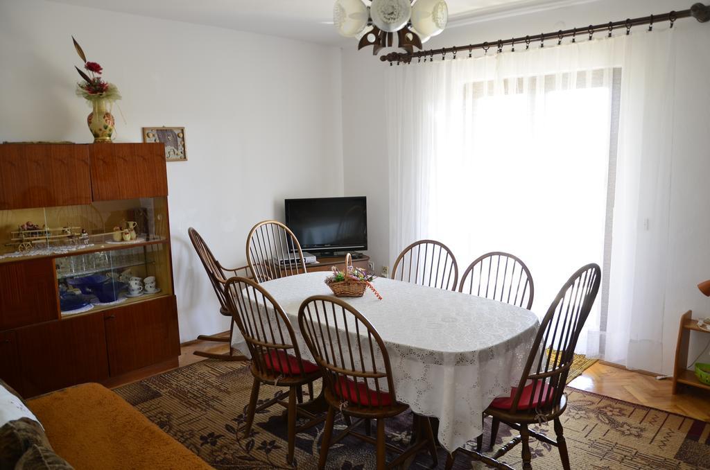 Apartment Anton ปิเนซิตซี ภายนอก รูปภาพ